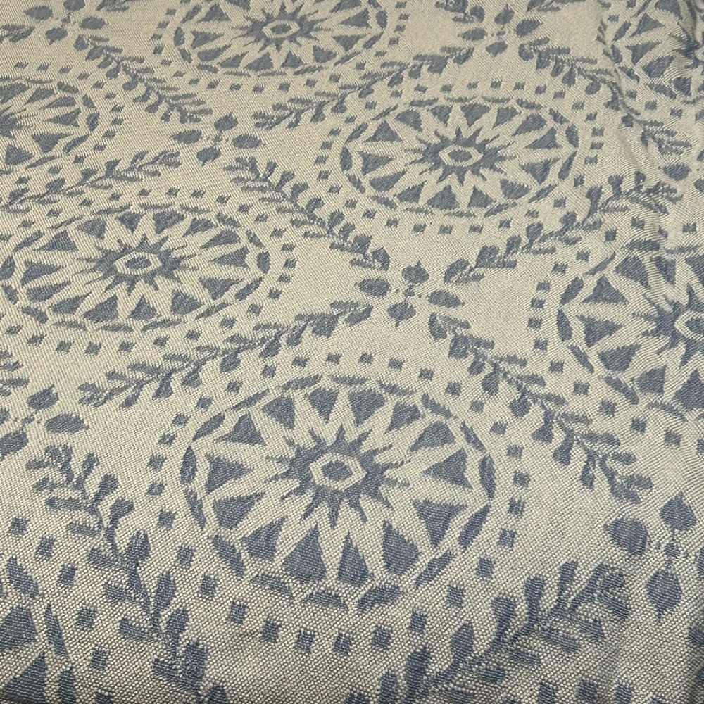Gray and Cream Patterned Fabric - Picture 2 of 8